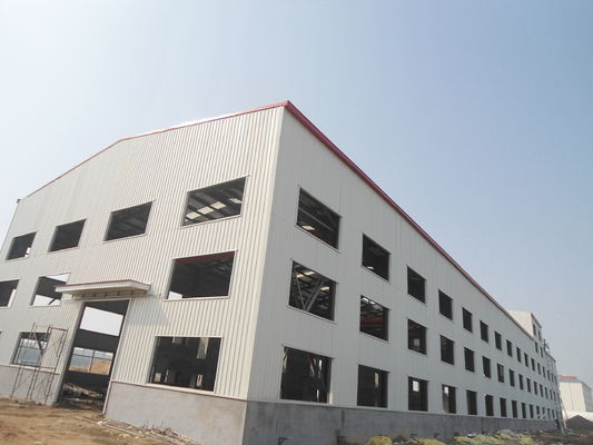 Các tòa nhà thép chế tạo sẵn có khung kim loại có độ bền cao với thiết kế tùy chỉnh