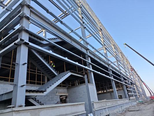 Bảng nhôm trang trí và tường rèm kính thiết kế cấu trúc thép tiền chế hiện đại tòa nhà thương mại