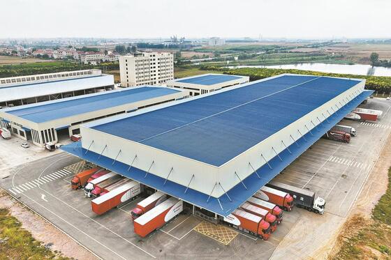 Nhà kho tiền chế bằng thép Q355 cho Trung tâm Logistics