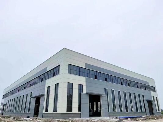 Tòa nhà thép được chế tạo sẵn với mái một sườn cho khu vực vận chuyển và nhà ga phân loại